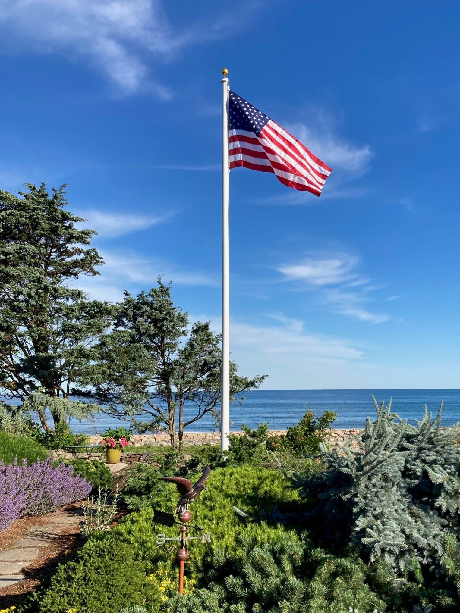Nautical Fiberglass Flagpoles | Marinas, Yacht Clubs & Coastal Properties | Made in the USA
