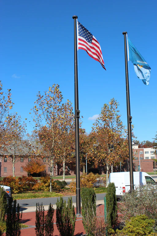 Load image into Gallery viewer, Automatic Tapered Aluminum Flagpole