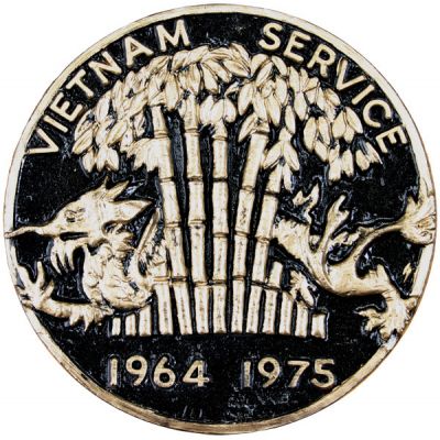 Load image into Gallery viewer, Round thermoplastic Vietnam Service grave marker (1964-1975) showing a detailed relief of bamboo trees and the Imperial Dragon symbol.
